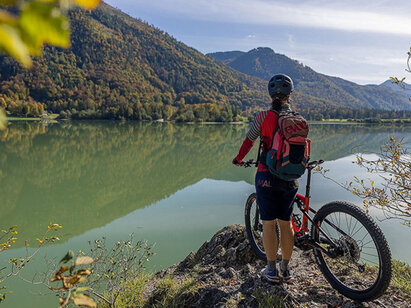 _0006_csm_1_csm_EMTB_Aussicht_am_Hintersee_c_Fuschlseeregion_Oberschneider_SLTG_4d2a871de7_4d52f2b8f9